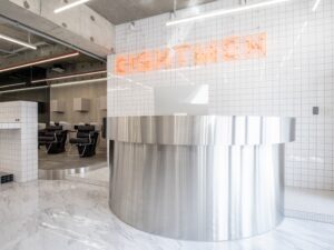 EIGHT MEN 沖縄新都心店